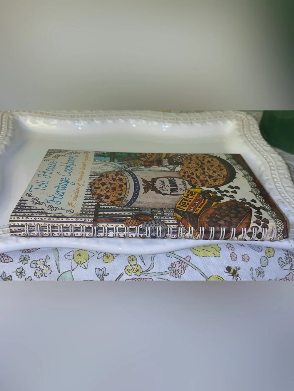 Vintage Nestle Toll House Heritage Cookbook- First Printing